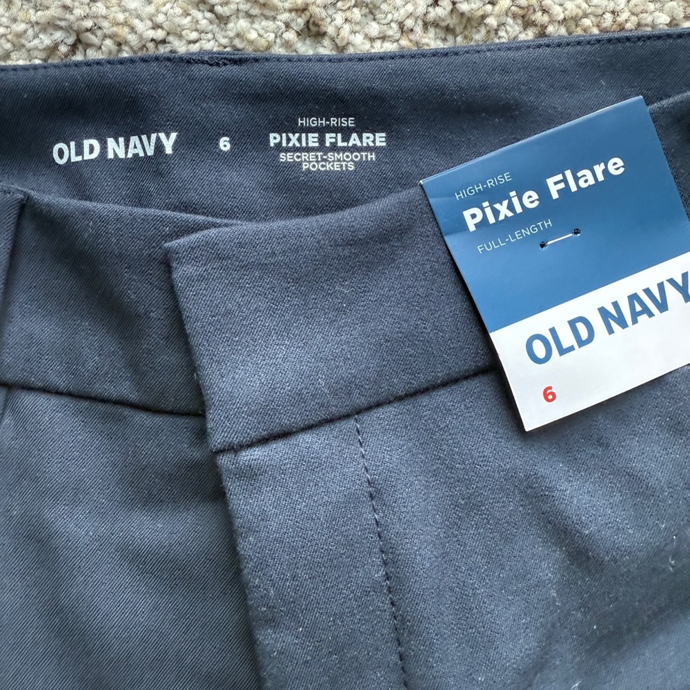 Old Navy High-Rise Pixie Flare Pants - Gray